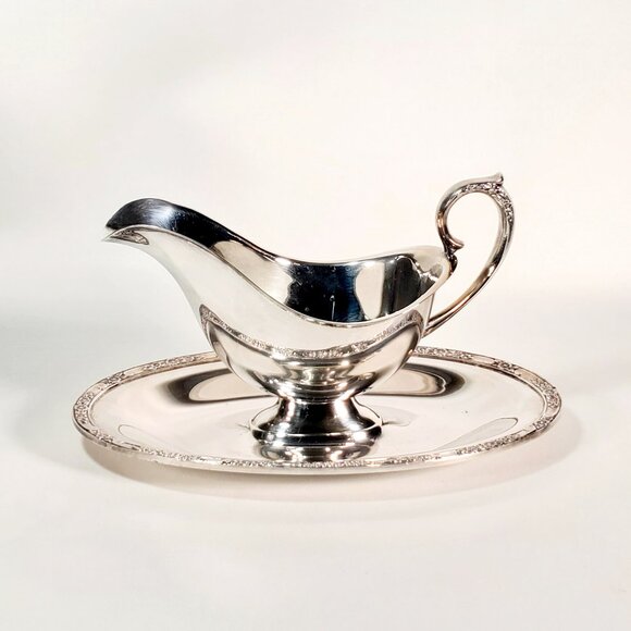 Rogers & Bro. Silver-Plated Gravy Boat with Attached Underplate Primrose Pattern - Picture 5 of 8